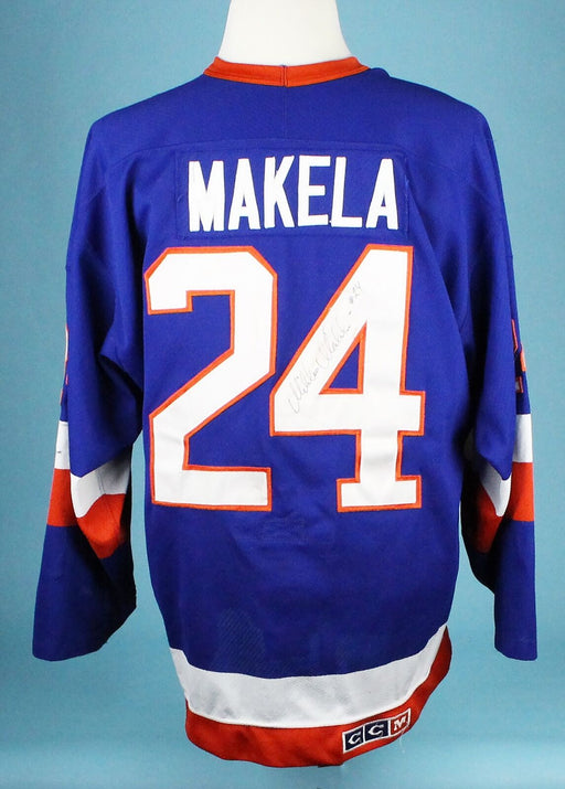 1987-88 Mikko Makela Game Worn Signed New York Islanders Jersey MEARS A10 COA