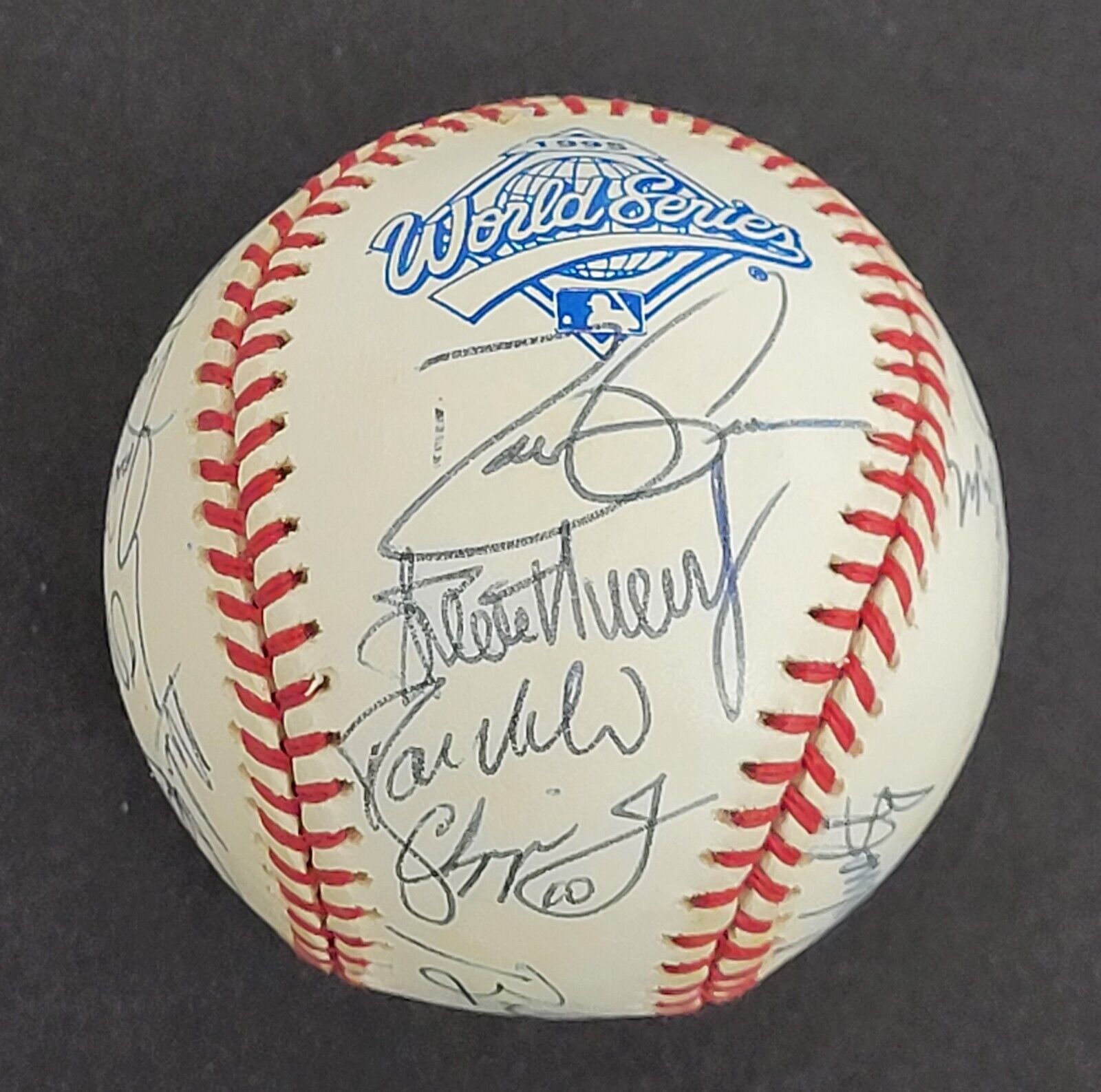 1995 Atlanta Braves World Series Champs Team Signed World Series Baseball BAS