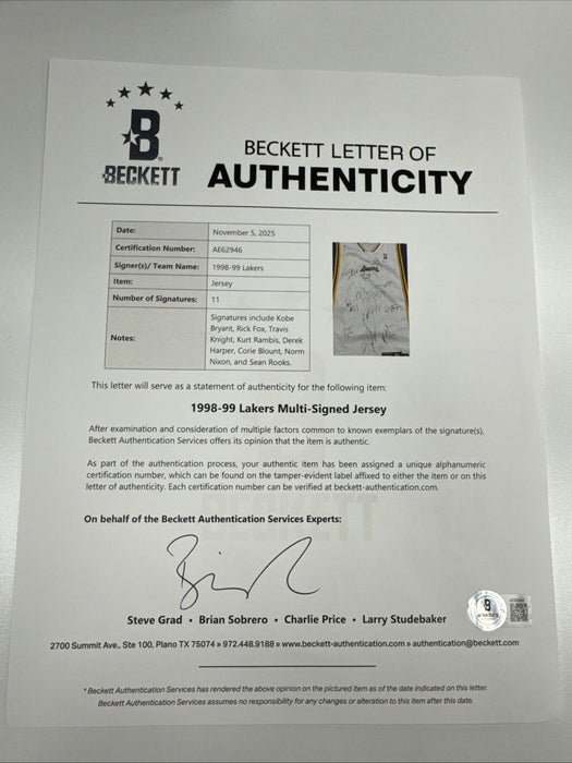 Kobe Bryant 1998-99 Los Angeles Lakers Team Signed Nike Game Jersey Beckett COA