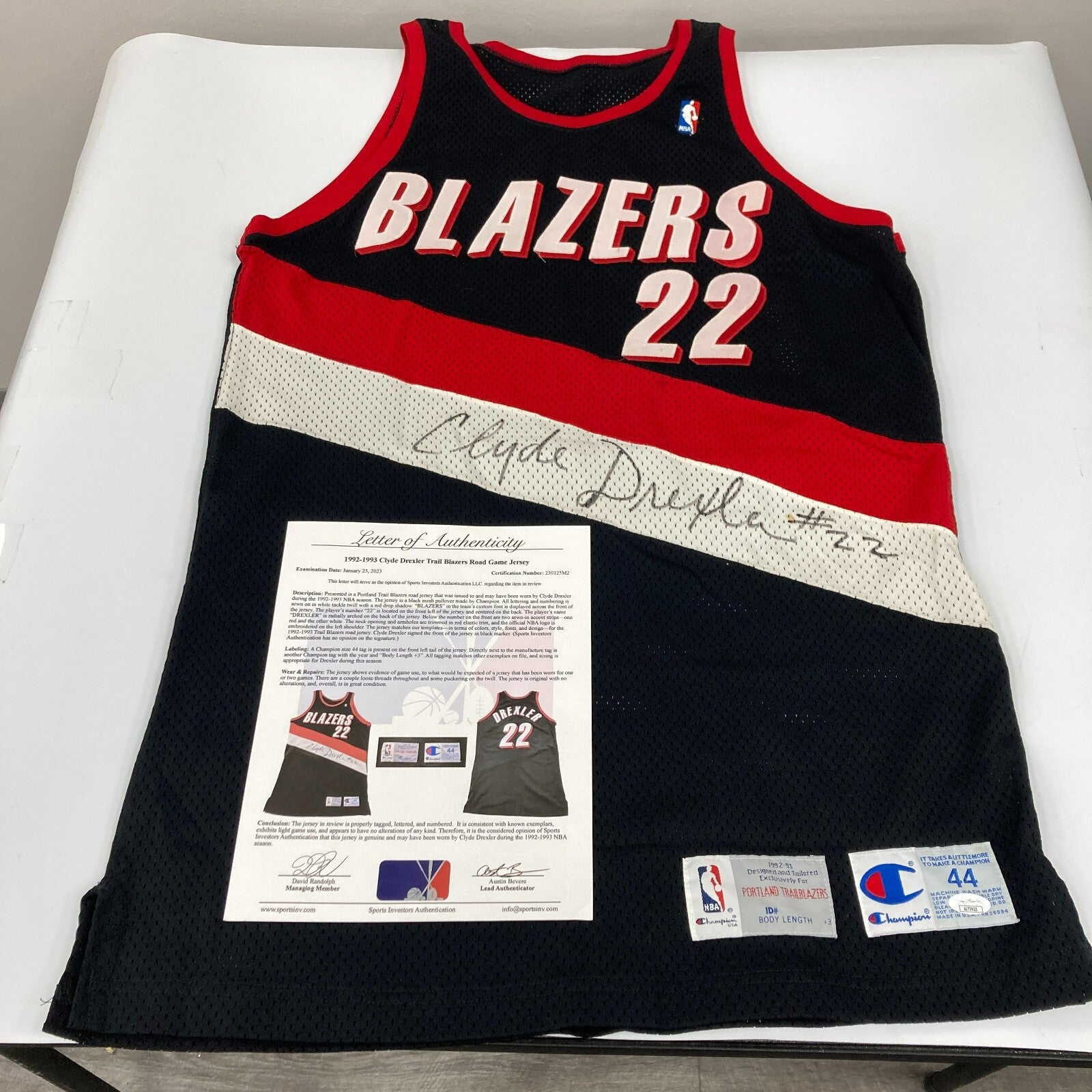 1992-93 Clyde Drexler Signed Game Used Portland Trail Blazers