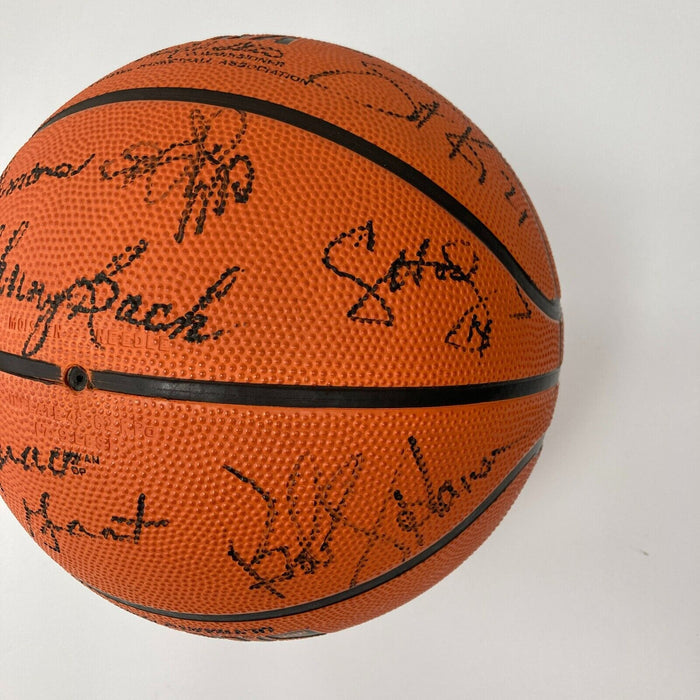 Michael Jordan 1991-92 Chicago Bulls NBA Champs Team Signed Basketball Beckett