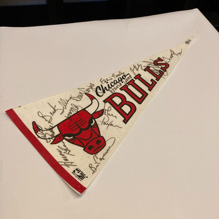 Michael Jordan 1988-89 Chicago Bulls Team Signed Pennant Beckett COA