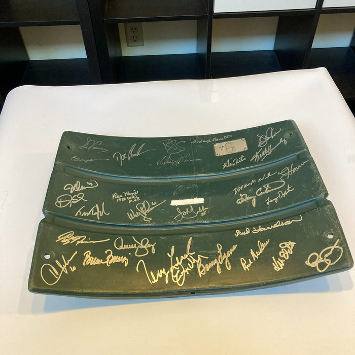 1986 New York Mets World Series Champs Team Signed Game Used Seatback JSA COA