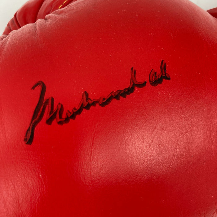 Muhammad Ali Signed Everlast Boxing Glove Beckett COA