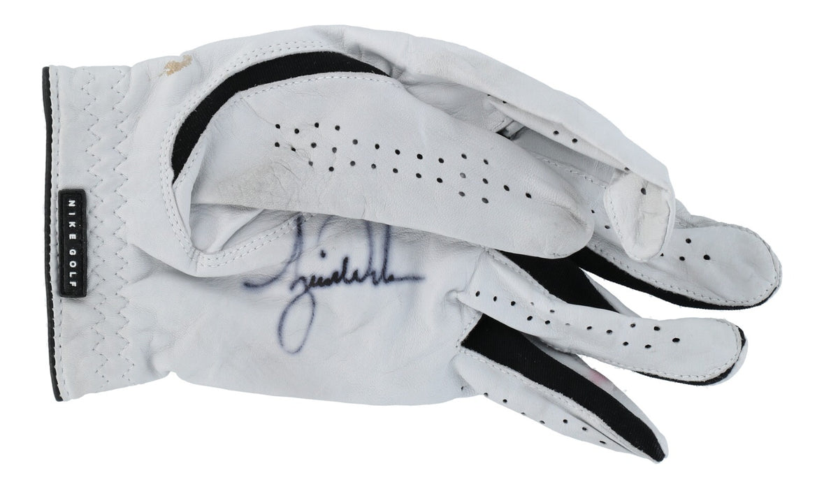 Tiger Woods Match Worn Game Used Signed Nike Golf Glove MEARS & Beckett COA