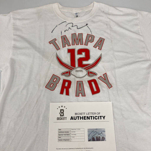 Tom Brady Signed Tampa Bay Buccaneers Authentic Fanatics T-Shirt Beckett COA