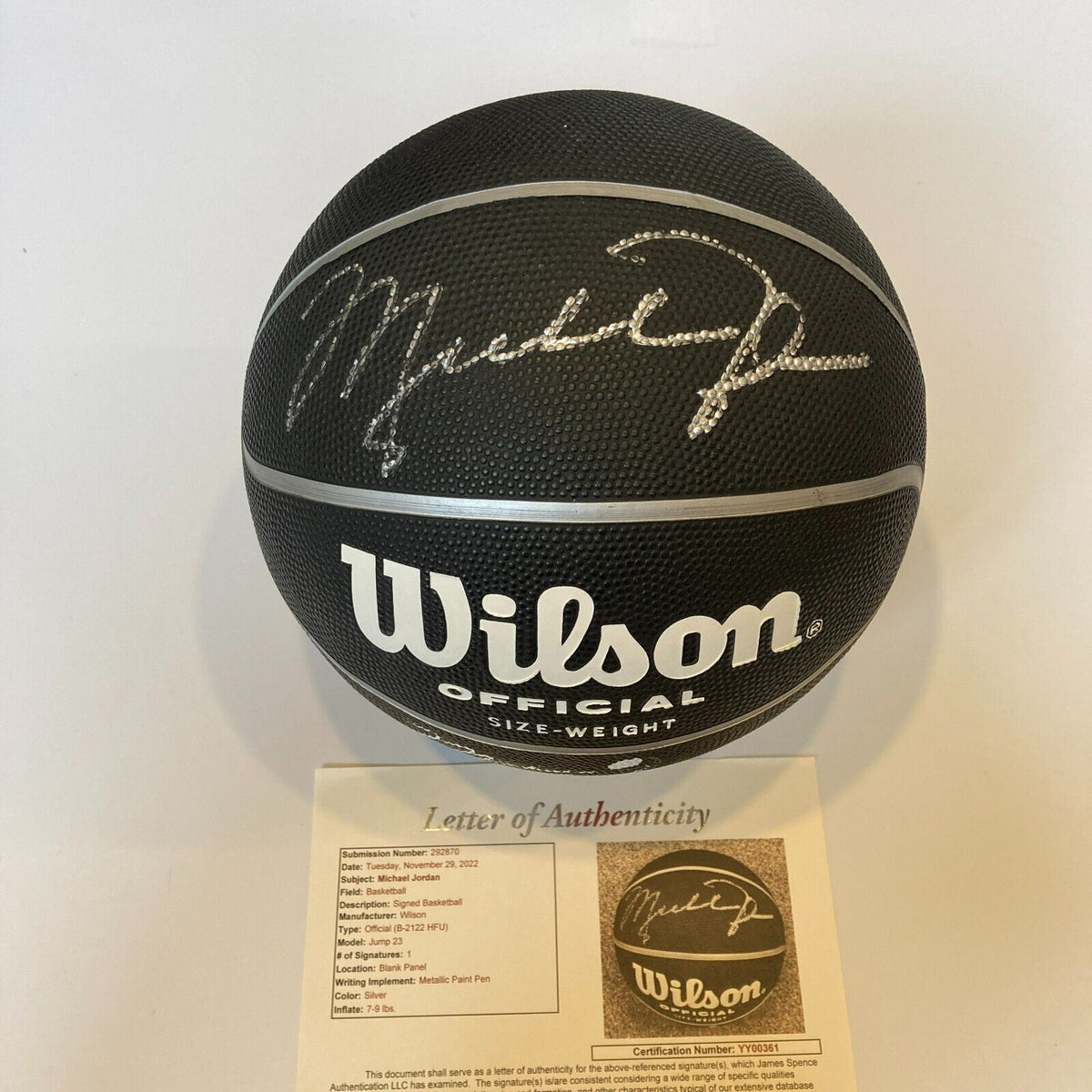 Michael Jordan サイン入り写真 23 Beautiful Michael Jordan Signed Wilson #23 Jordan Slam Dunk