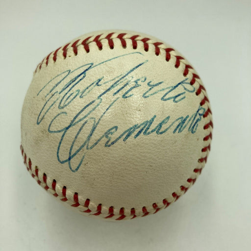 Beautiful Roberto Clemente Single Signed Baseball PSA DNA COA