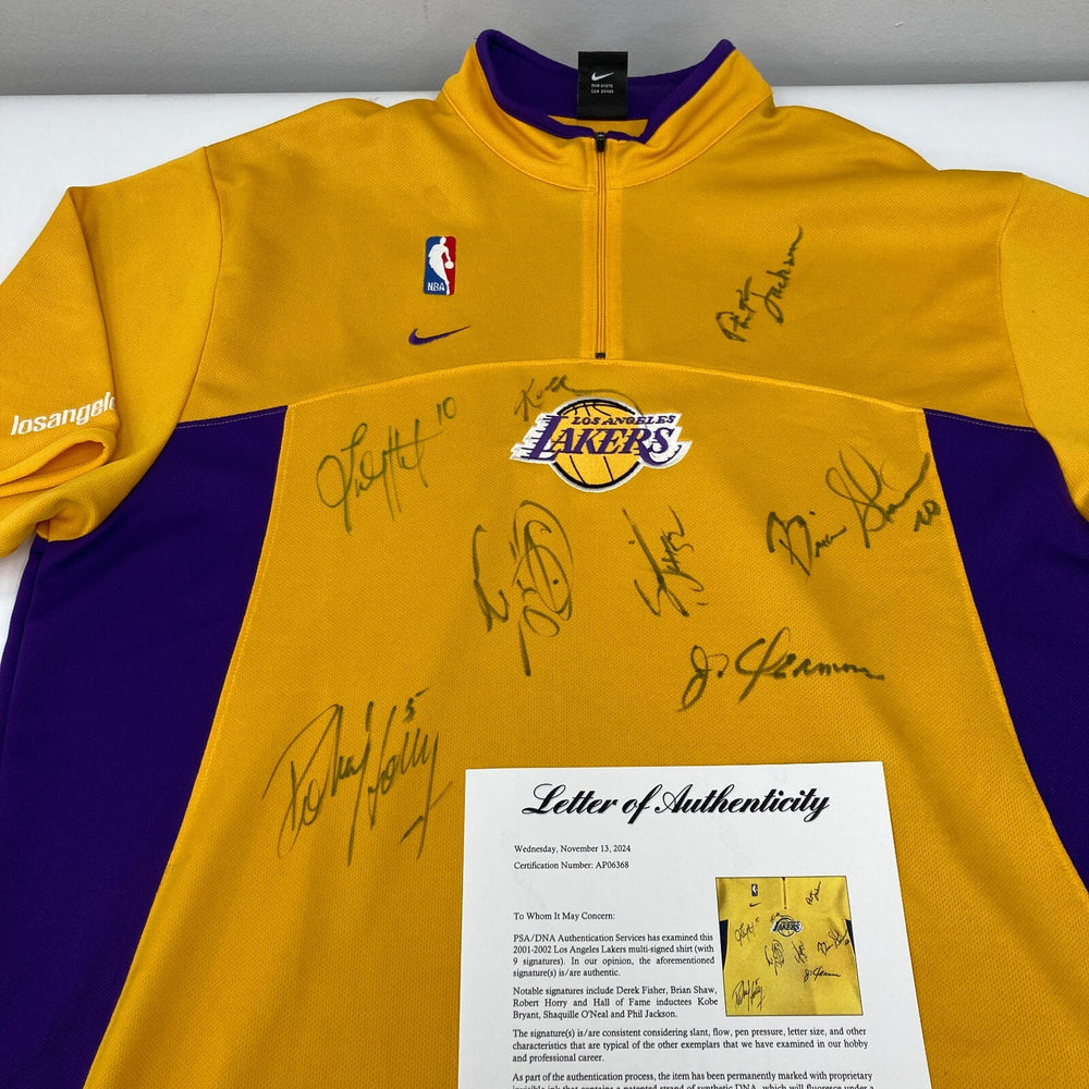 Kobe Bryant 2001-02 Los Angeles Lakers NBA Champs Team Signed Jersey PSA DNA COA