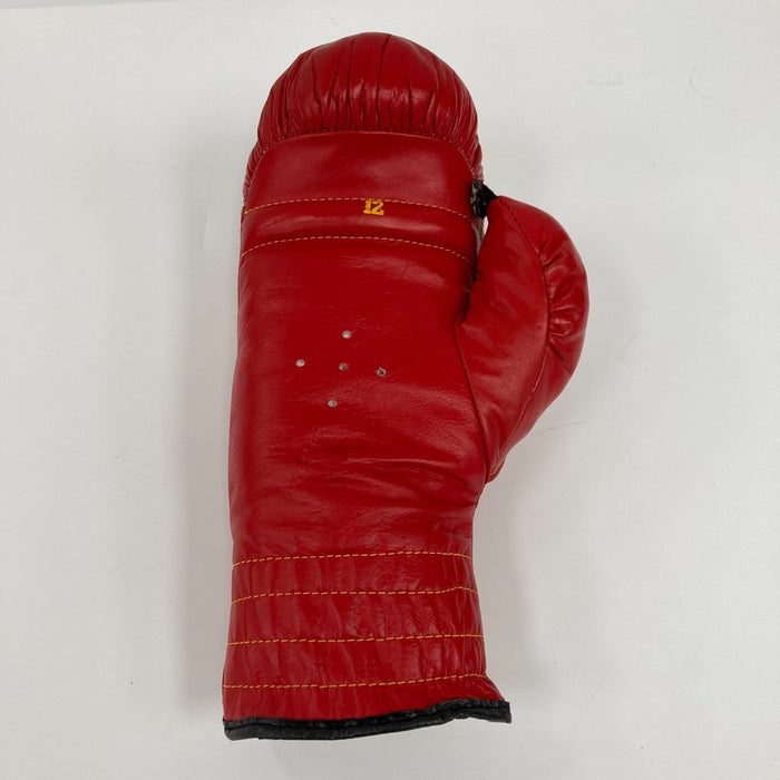 Muhammad Ali Signed Everlast Boxing Glove Beckett COA