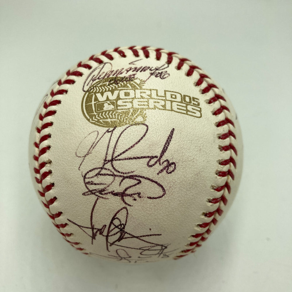 2005 Chicago White Sox Team Signed World Series Baseball MLB Authenticated Holo