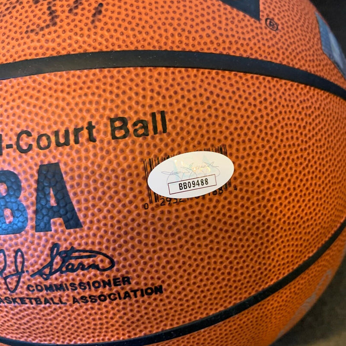Kobe Bryant 2003-04 Los Angeles Lakers Team Signed NBA Game Basketball JSA COA