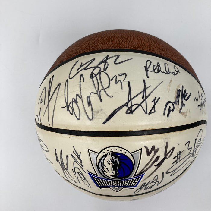 2010-2011 Dallas Mavericks NBA Champs Team Signed Basketball JSA COA