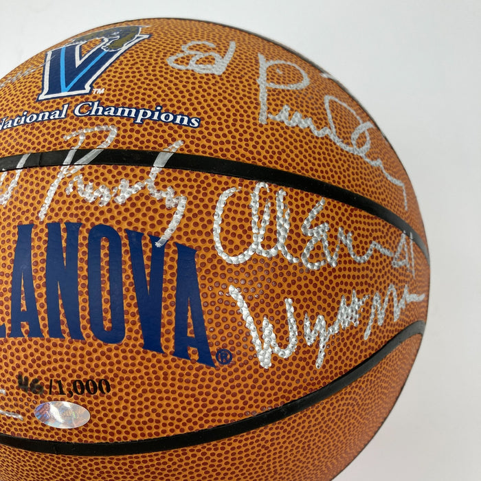 1984-1985 Villanova Wildcats NCAA National Champs Team Signed Basketball JSA COA