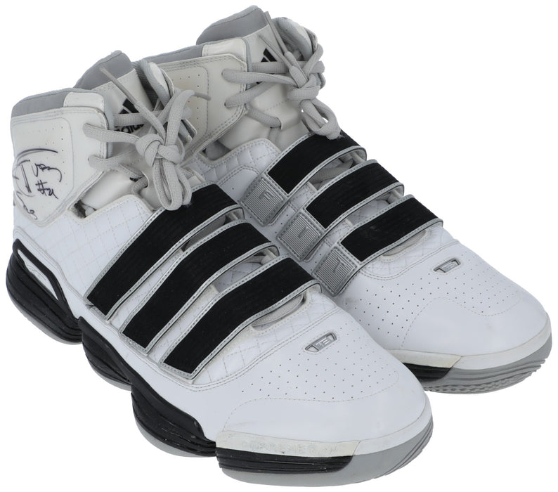 Tim Duncan Signed 2009 Game Used Adidas Sneakers Shoes MEARS & Beckett COA