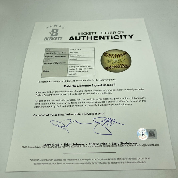 Roberto Clemente Sweet Spot Signed Baseball Beckett COA