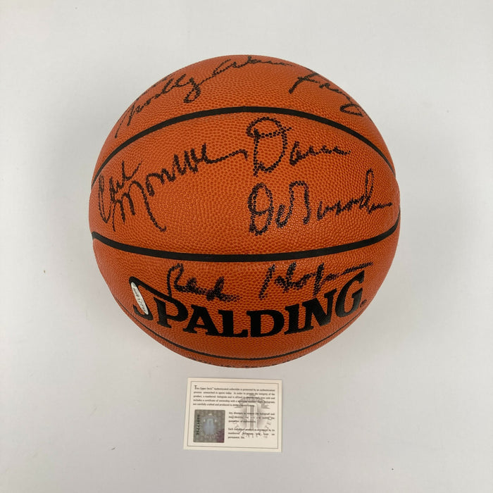 1972-73 New York Knicks NBA Champs Team Signed NBA Game Basketball UDA COA