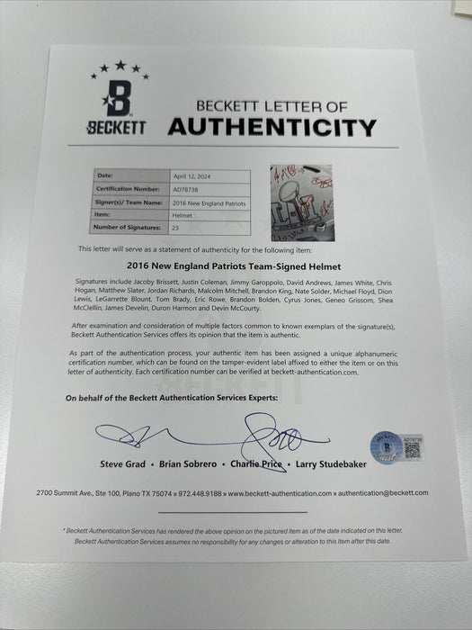 Tom Brady 2016 New England Patriots Super Bowl LI Champs Team Signed Helmet PSA