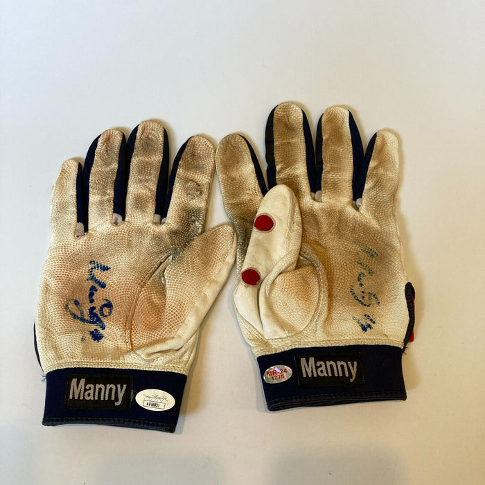 Manny Ramirez Signed 2005 Game Used Batting Gloves (Pair) & Wristband JSA COA