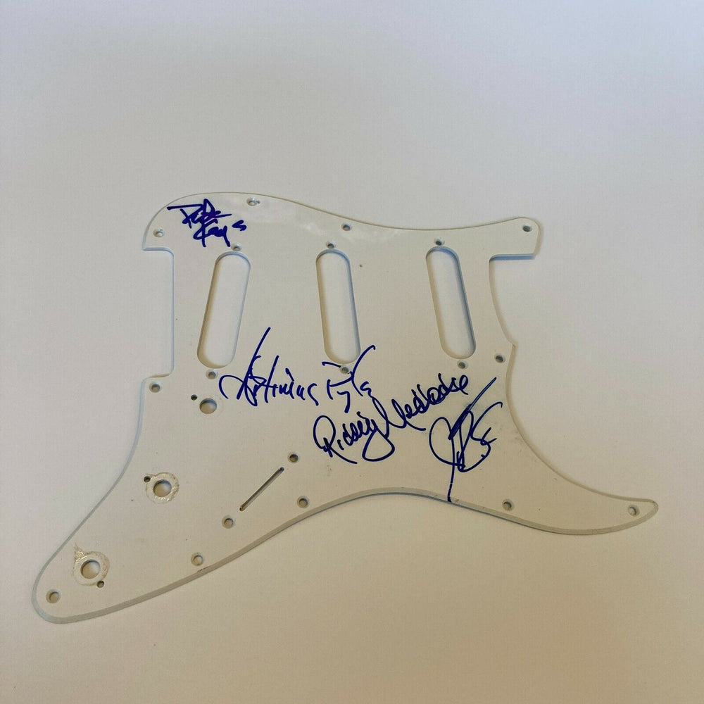 Lynyrd Skynyrd Band Signed Guitar Pick 4 Sigs Artimus Pyle Medlocke Van Zant JSA