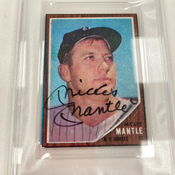 1962 Topps Mickey Mantle Signed Reprint Baseball Card PSA DNA Certified
