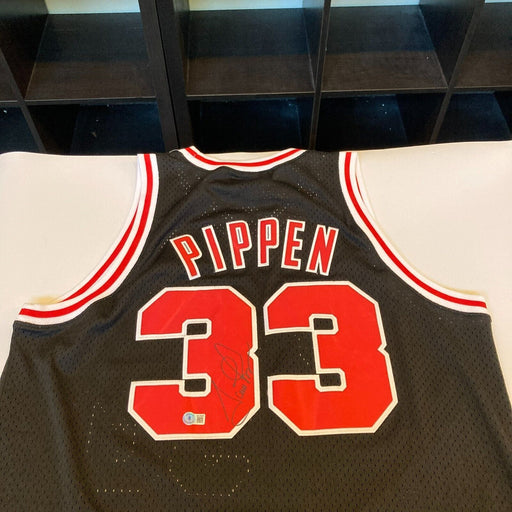 Scottie Pippen Signed Authentic Nike Chicago Bulls Jersey Beckett