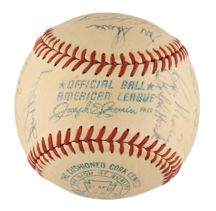 1961 New York Yankees W.S. Champs Team Signed Baseball Mickey Mantle Maris BAS