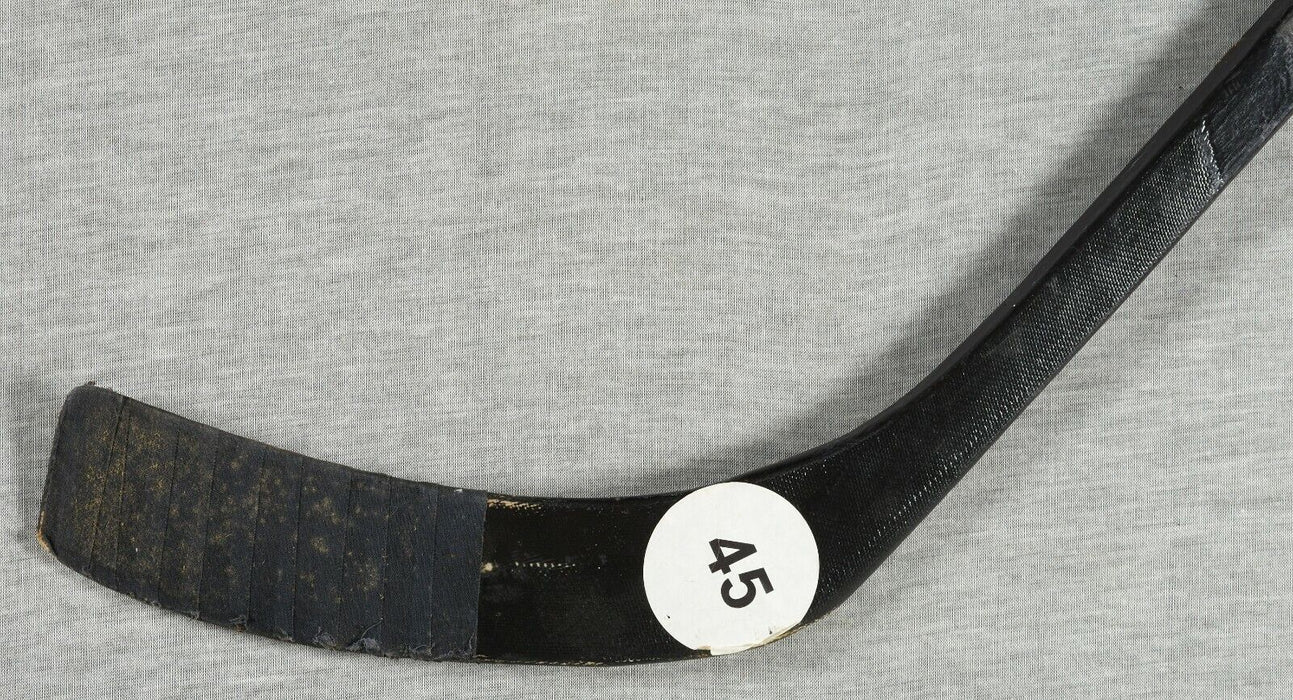 1998-99 Chicago Blackhawks Team Signed Krivokrasov Game Used Hockey Stick BAS
