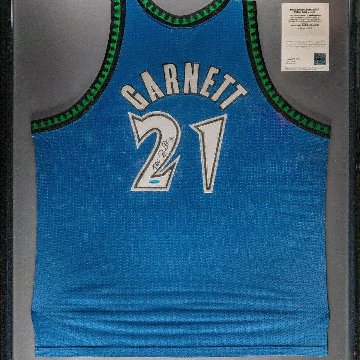 Kevin Garnett Signed UDA Jersey. Basketball Collectibles Others, Lot  #43151