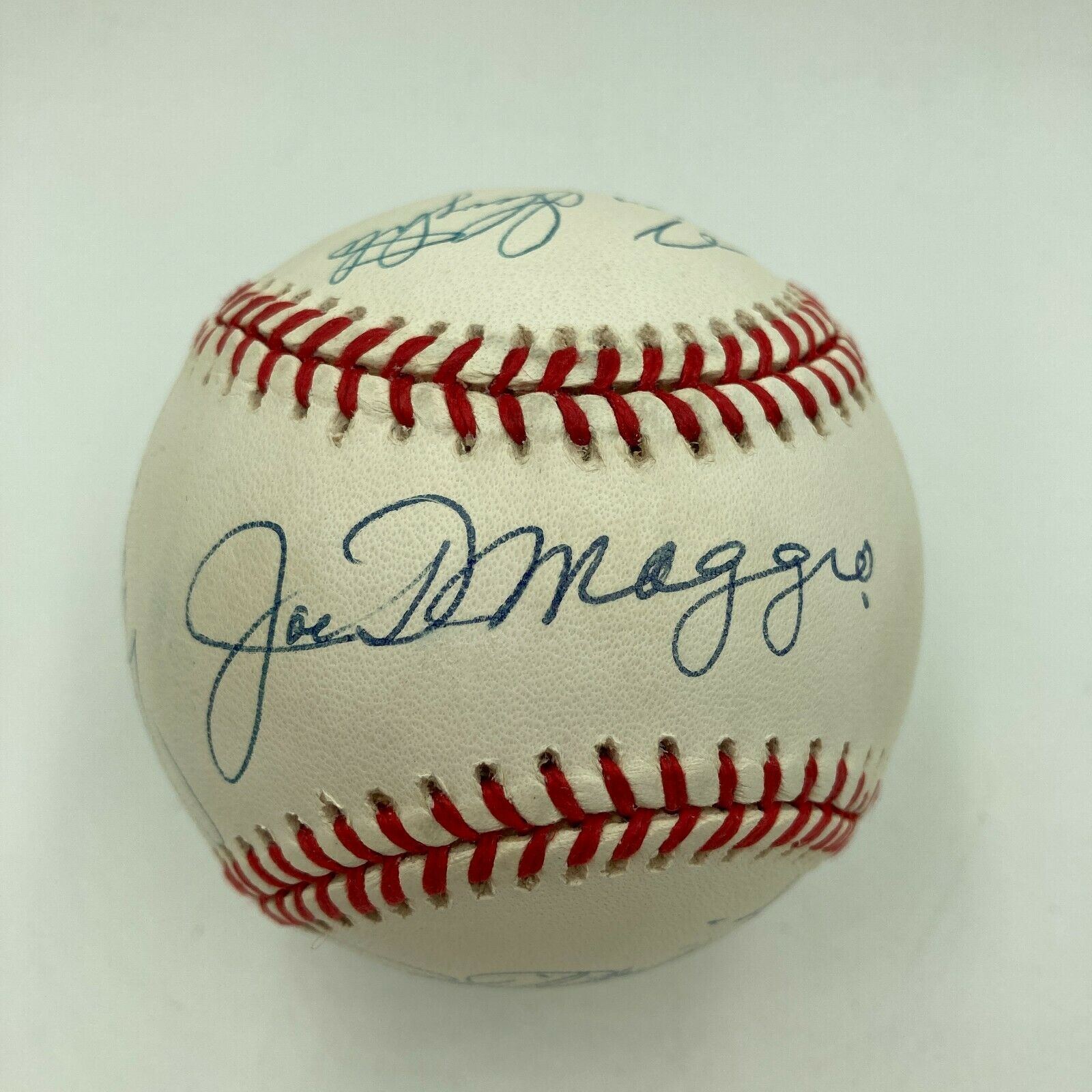 Mint Joe Dimaggio Yogi Berra Don Mattingly Yankees Legends Signed Base —  Showpieces Sports