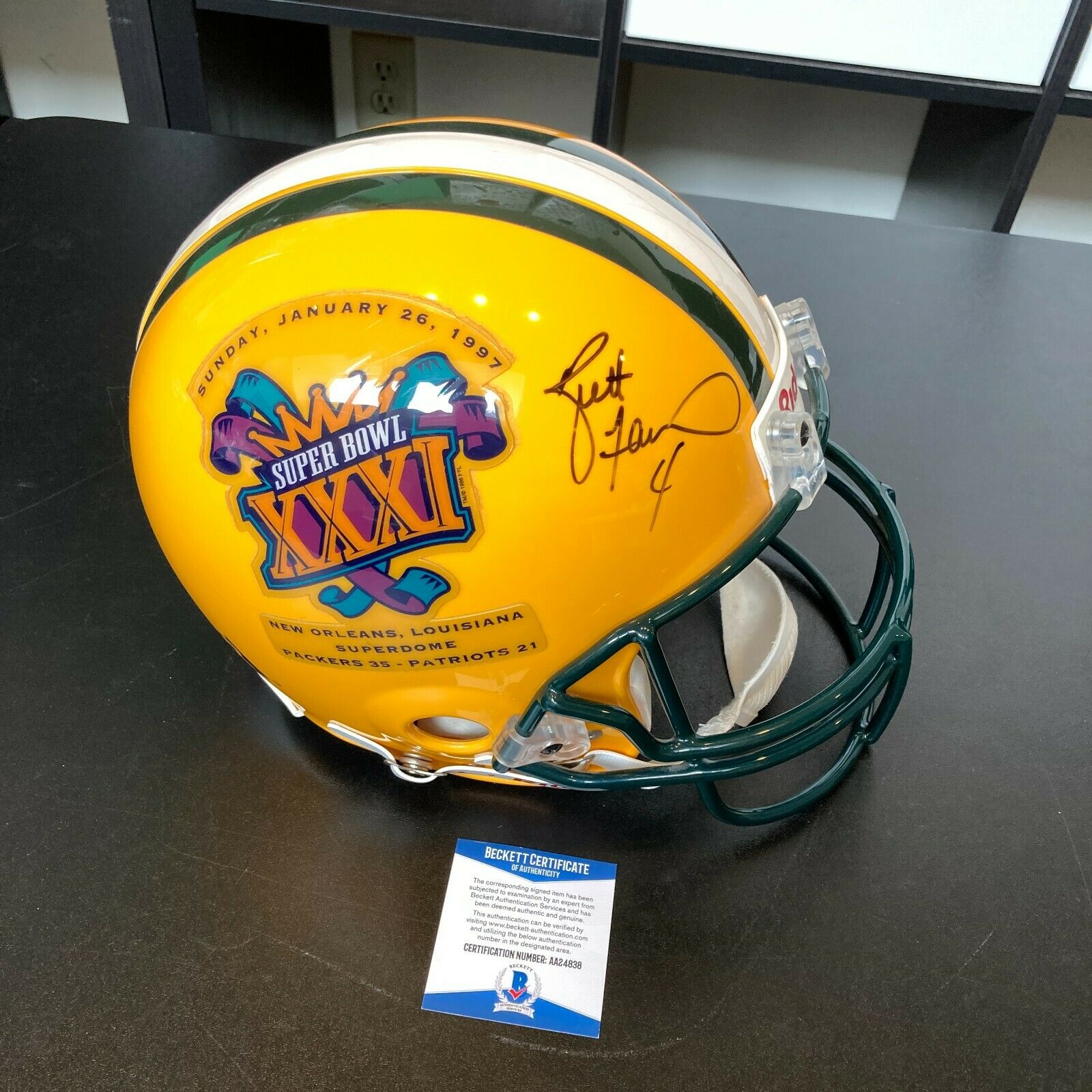 Brett Favre Signed Super Bowl XXXI Football (Favre COA)