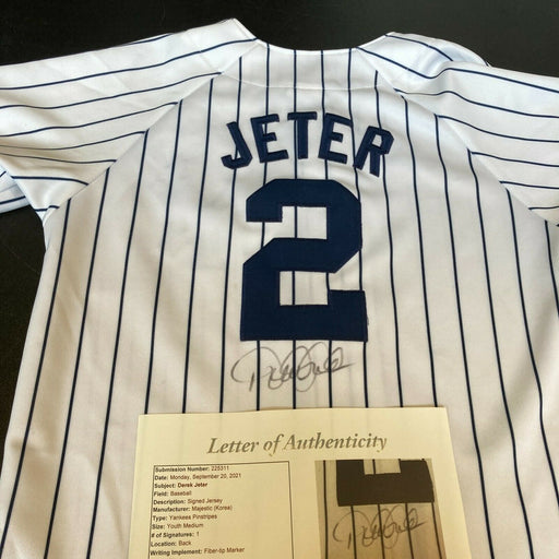 Derek Jeter Signed New York Yankees Jersey Size Small With JSA COA