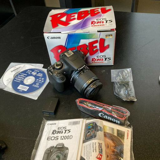 Canon EOS REBEL T5 18.0MP w/18-55 IS II Lens Camera Only Used Once