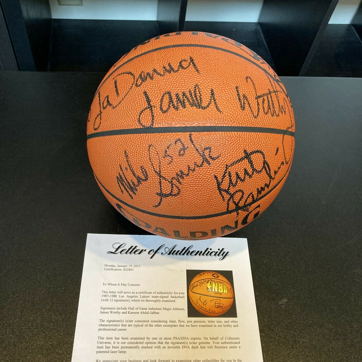 1987-88 Los Angeles Lakers NBA Champs Team Signed Spalding Basketball PSA  DNA