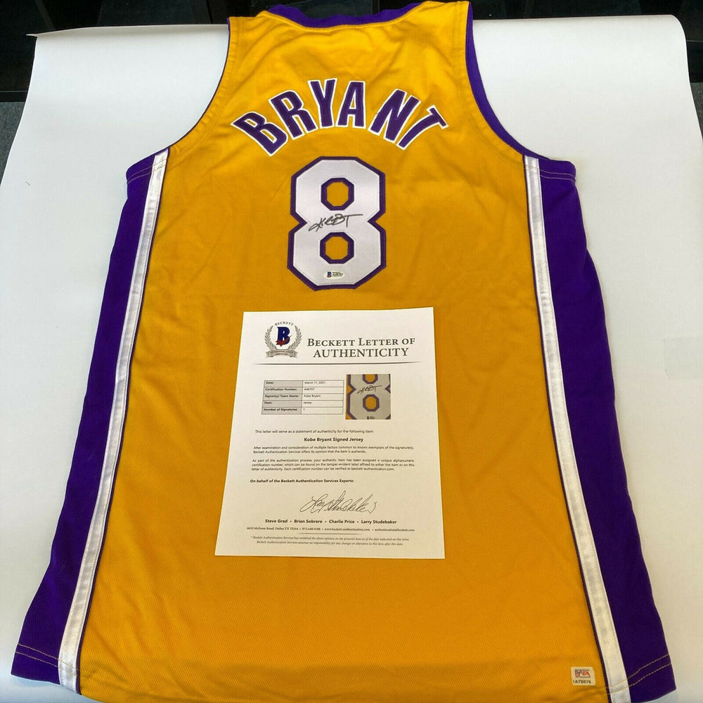 Kobe Bryant Signed 2000-01 Game Issued Los Angeles Lakers Jersey Beckett & PSA