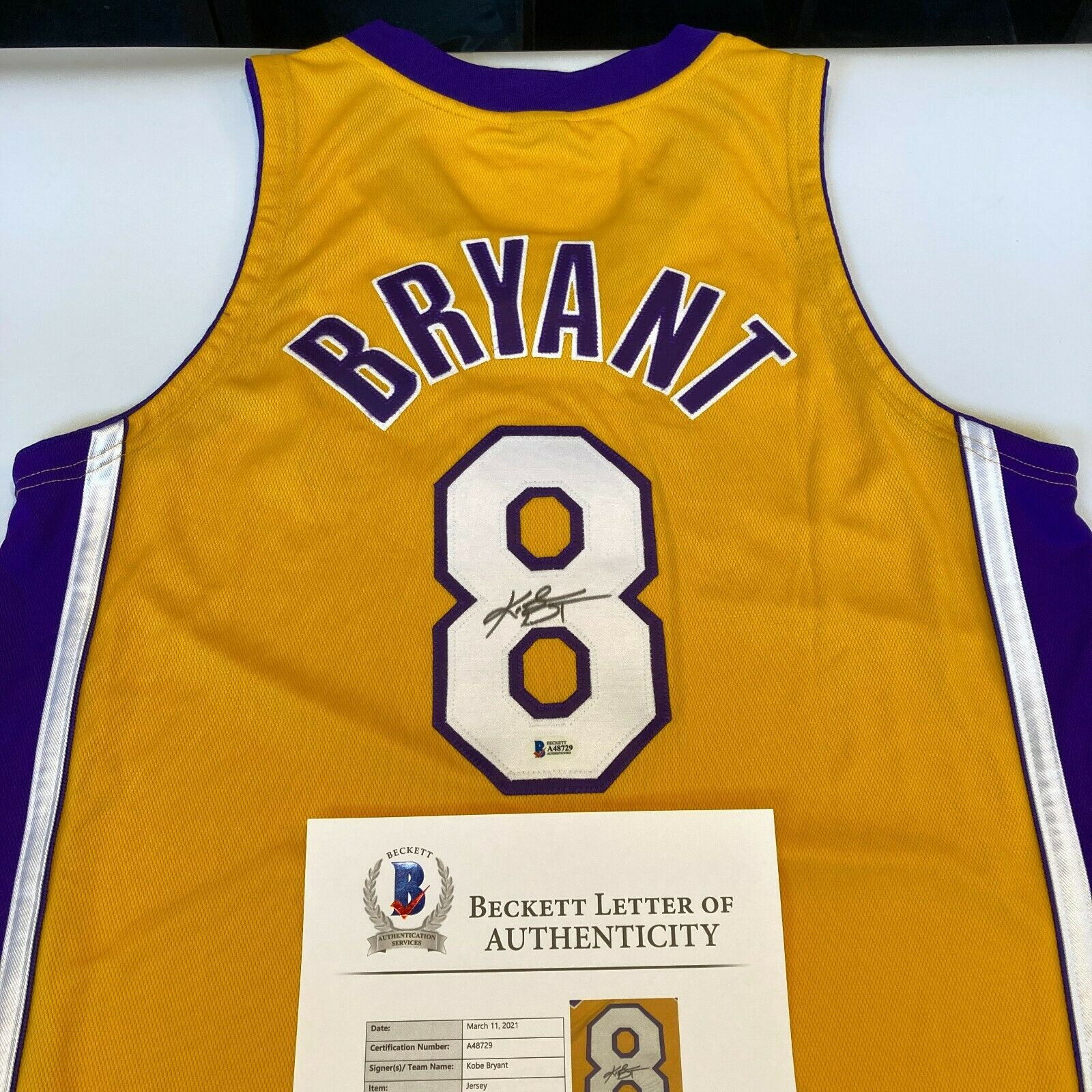 Kobe Bryant Los Angeles Lakers Signed Autographed Yellow #8 Jersey