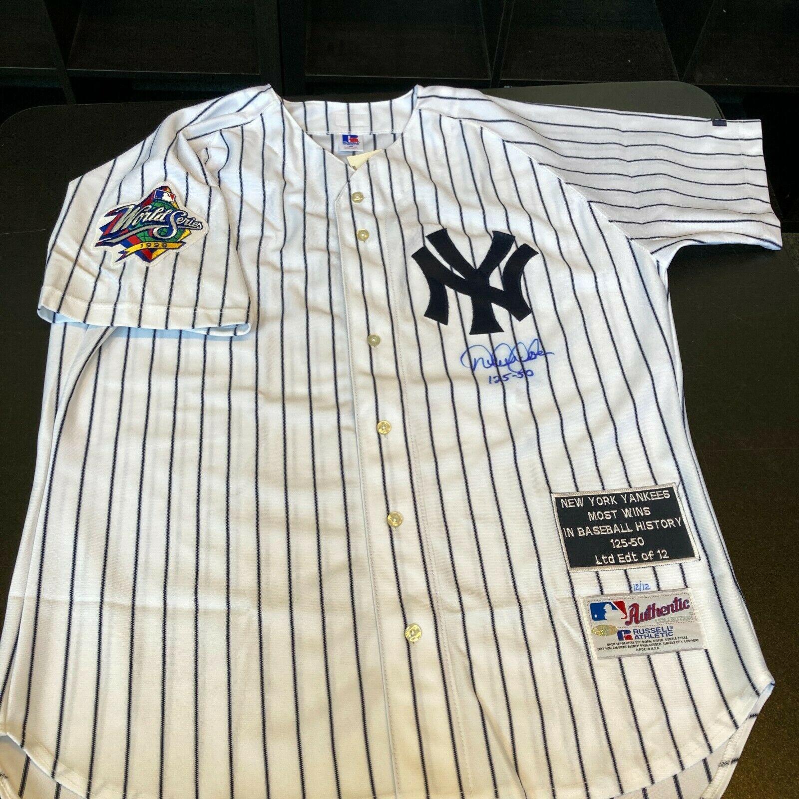 1999 Yankees Team Signed World Series Game Used Jersey Derek Jeter Beckett  COA