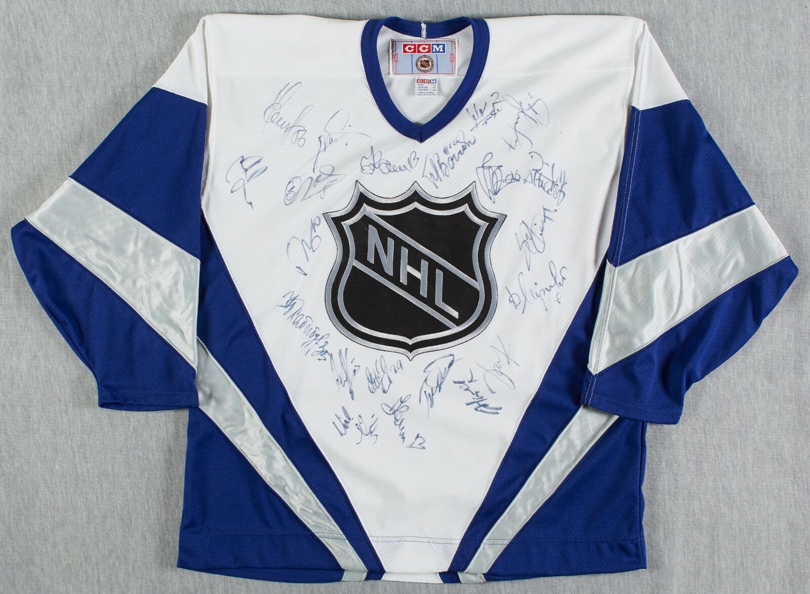 1998 NHL All Star Game World Team Signed Jersey With Beckett COA