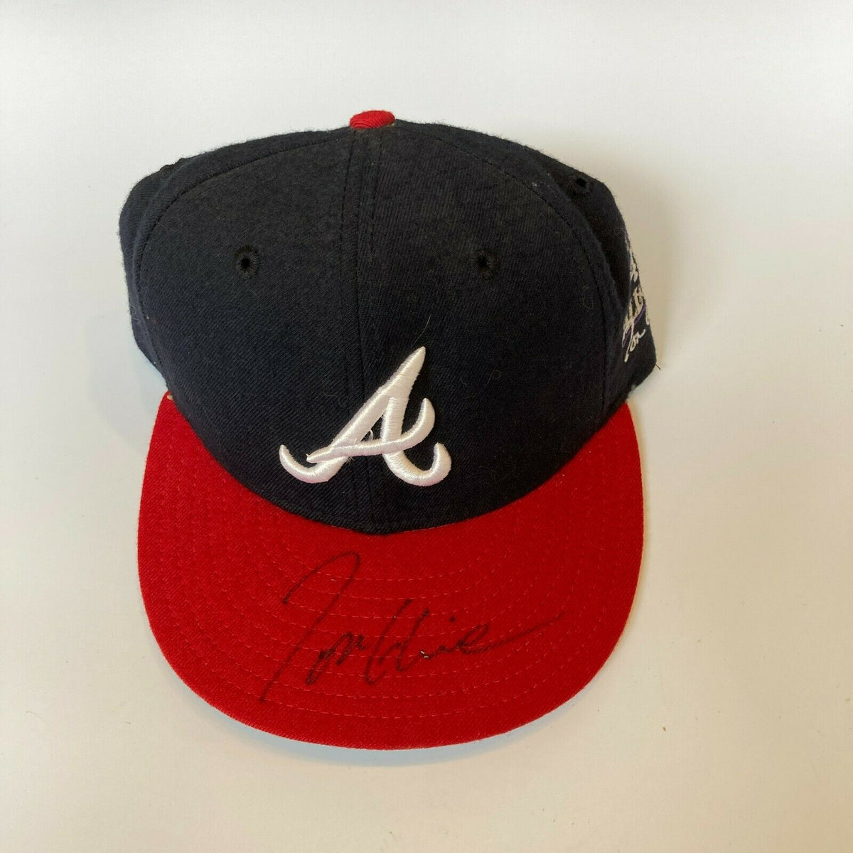 TOM GLAVINE Signed Country Club Golf Cap/Hat at 's Sports