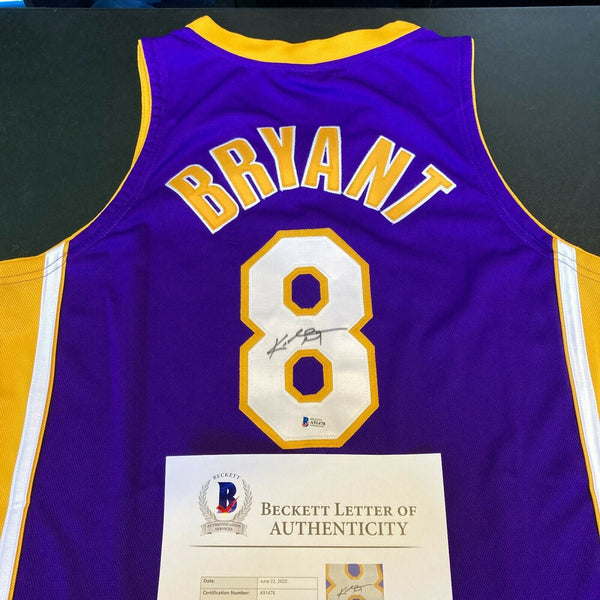 Kobe Bryant Los Angeles Lakers Nike Authentic Jersey Yellow - Icon