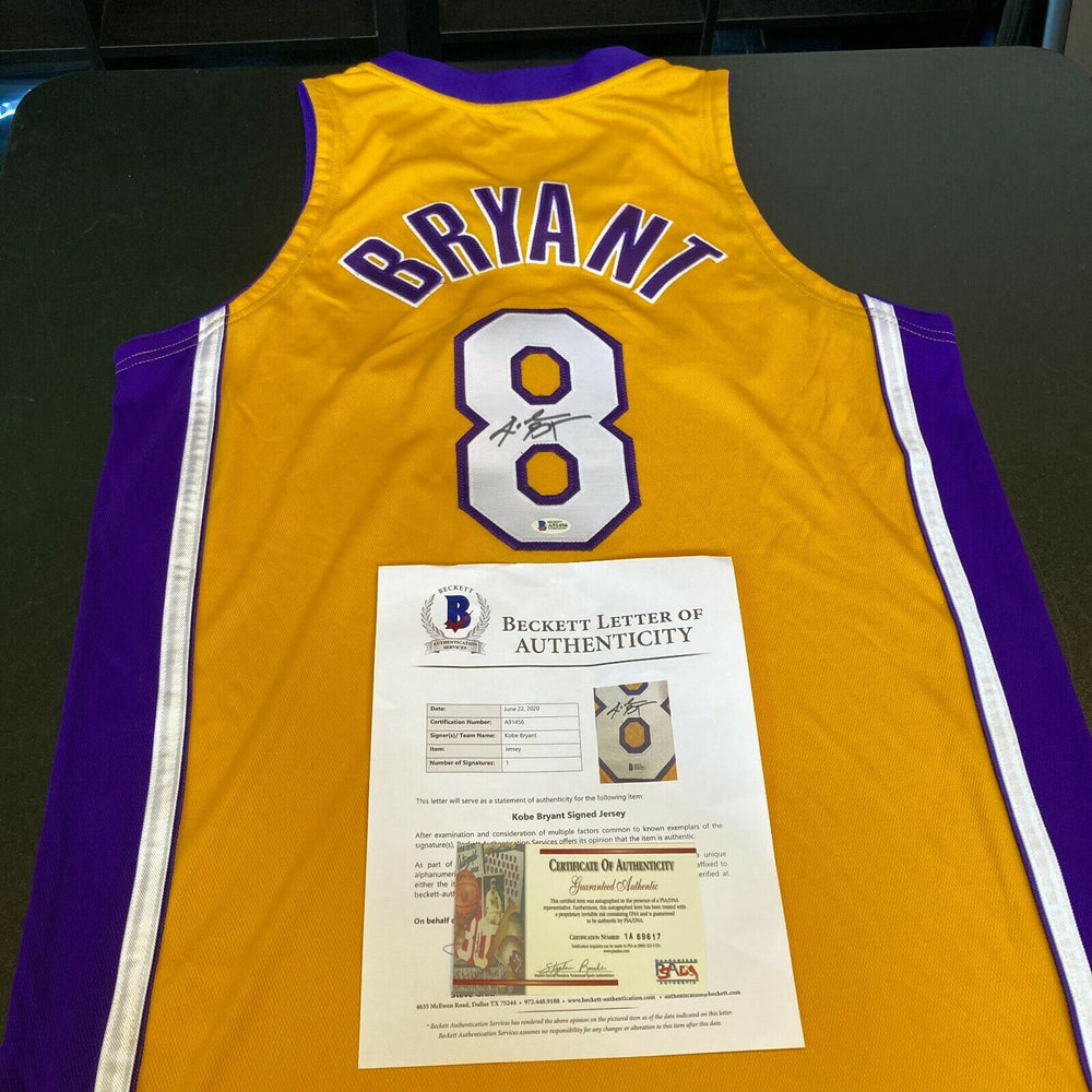 Kobe Bryant Signed 2000-01 Game Issued Los Angeles Lakers Jersey Beckett & PSA