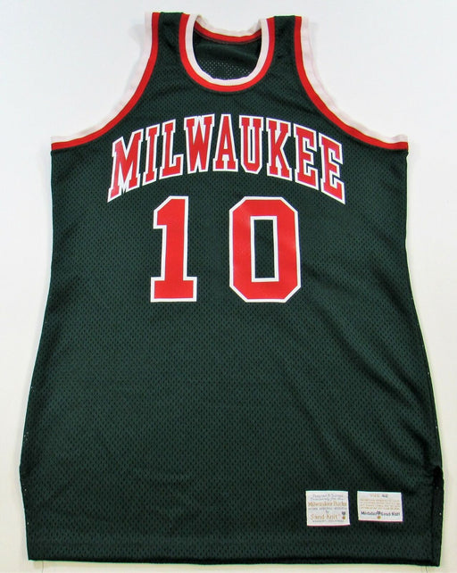 1975 Bobby Dandridge Game Used Milwaukee Bucks Jersey With COA