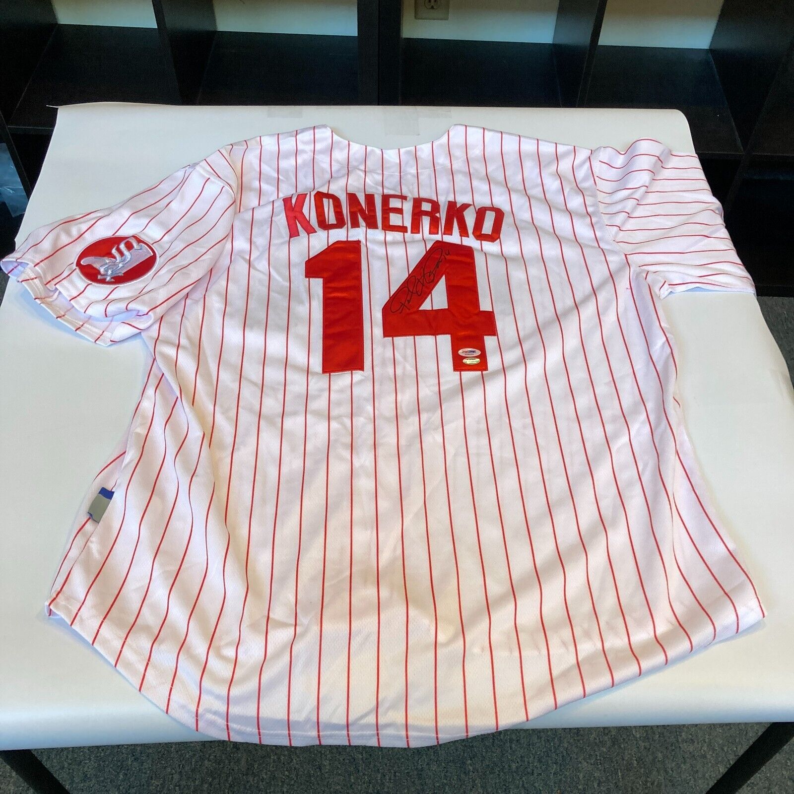 Paul Konerko Autographed Majestic White Sox Jersey (JSA)