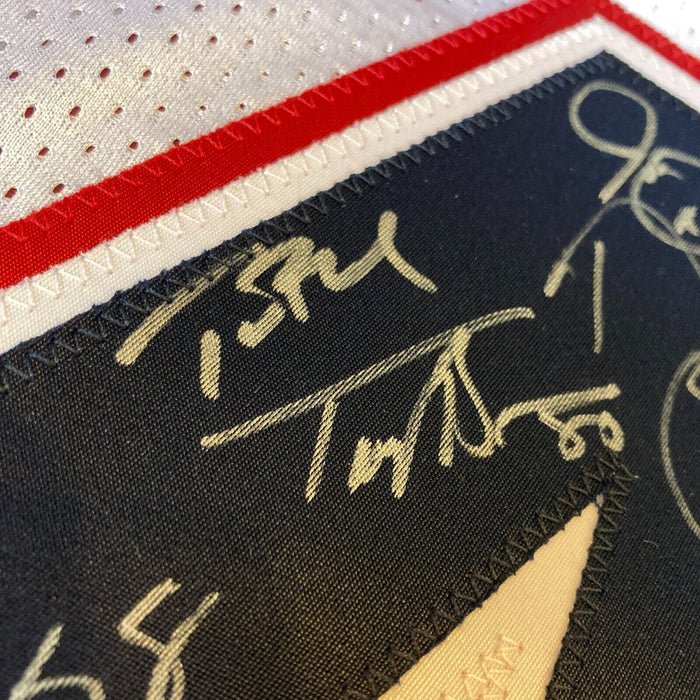 Tom Brady 2004 New England Patriots Super Bowl Champs Team Signed Jersey Steiner