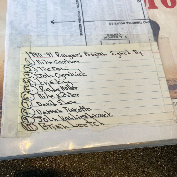 1990-91 New York Rangers Team Signed Autographed Hockey Program Brian Leetch