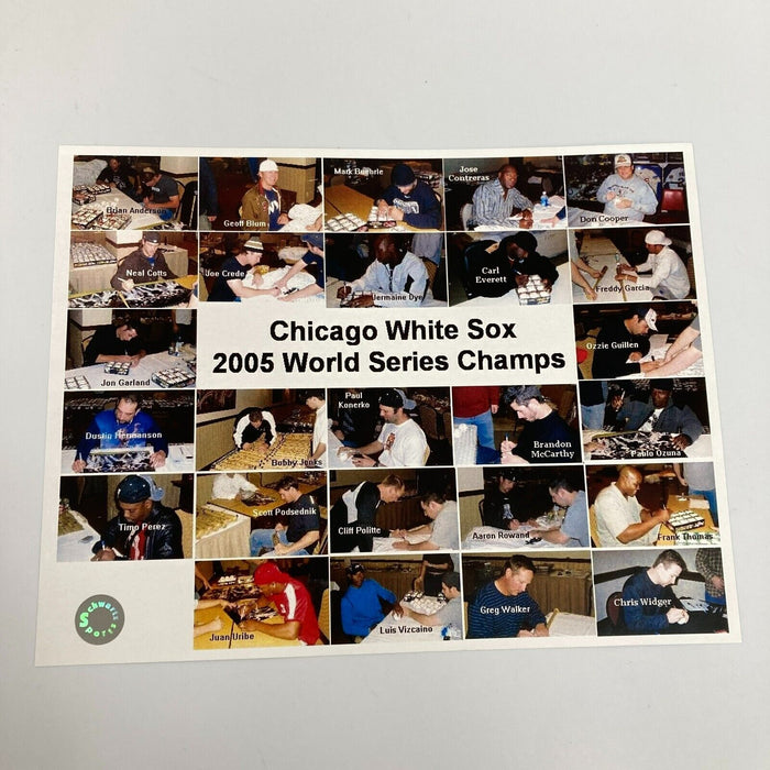 2005 Chicago White Sox World Series Champs Team Signed Bat 29 Sig PSA DNA MINT 9