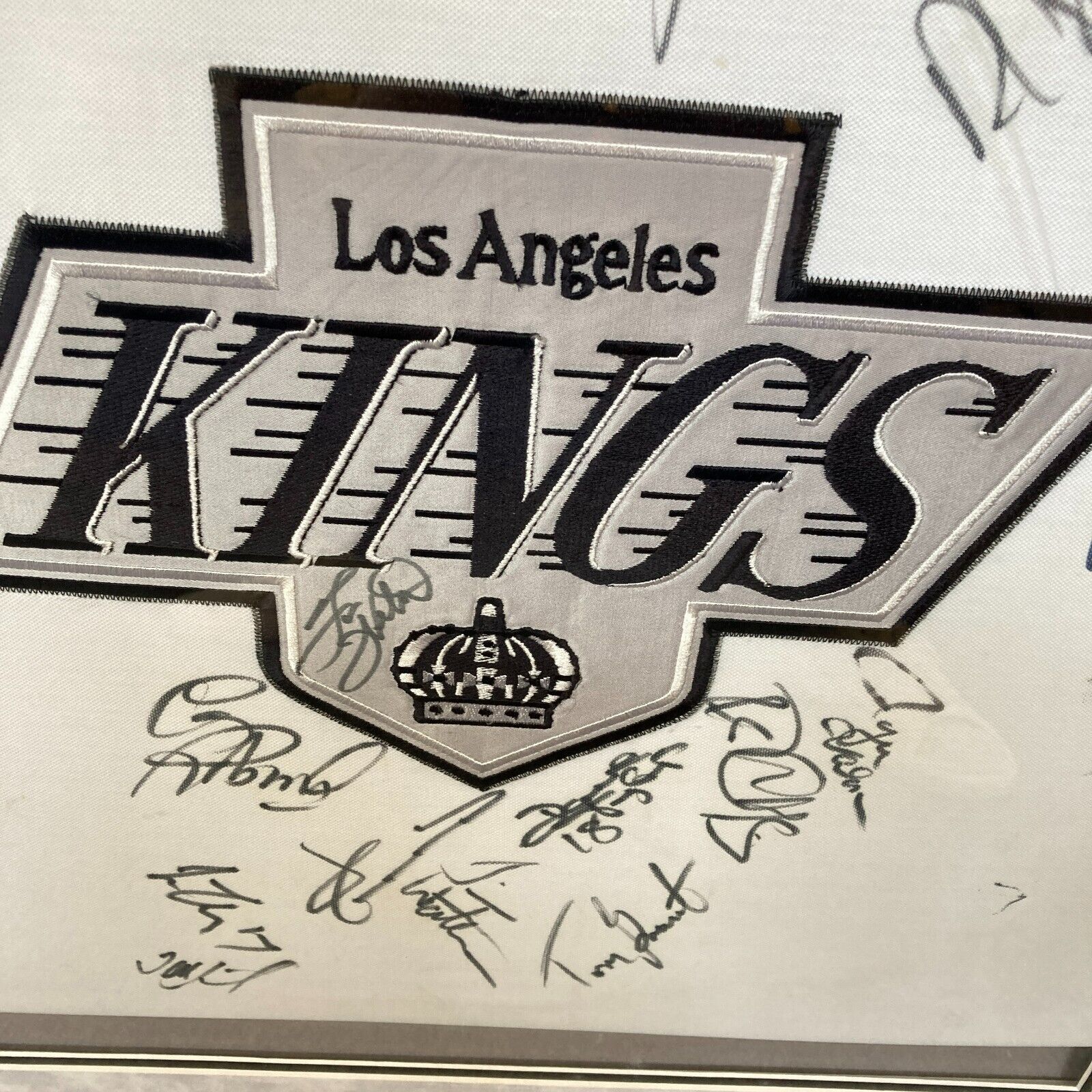 Lot Detail - Wayne Gretzky Signed and Framed Los Angeles Kings Jersey (JSA)