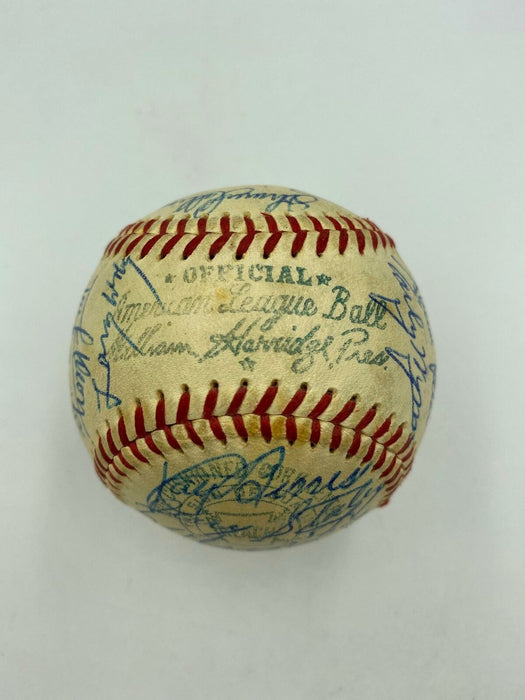 Beautiful 1959 Chicago White Sox AL Champs Team Signed Baseball JSA COA