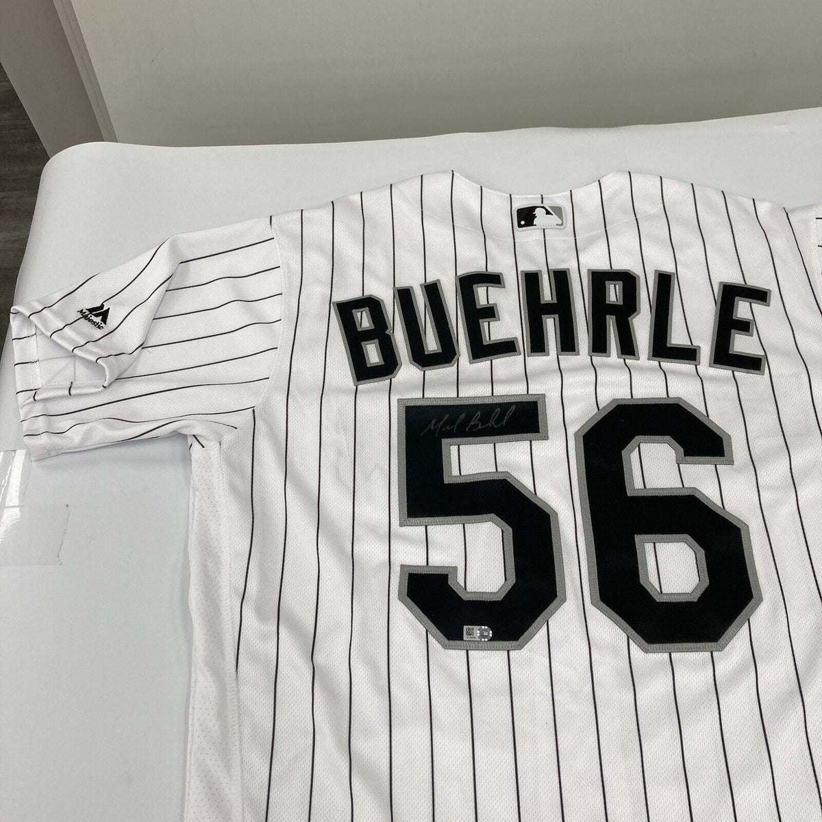 Mark Buehrle Signed Jersey. Brand new Majestic Chicago White Sox, Lot  #12307