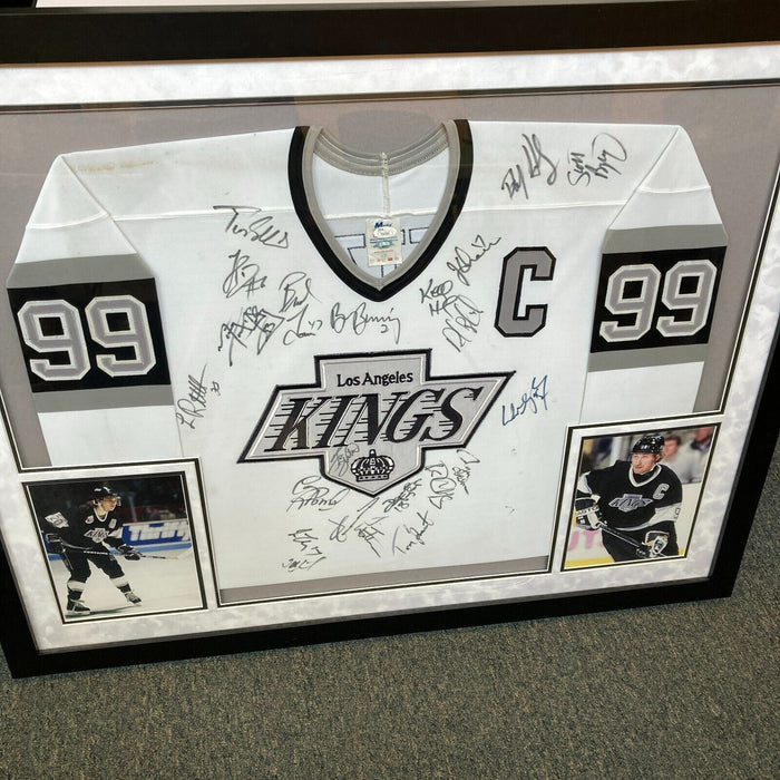 Wayne Gretzky 1990–91 Los Angeles Kings Team Signed Jersey Framed JSA COA